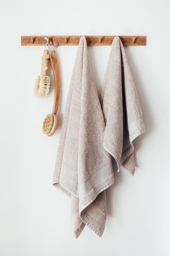 Wooden Wall-Mounted Towel Rack